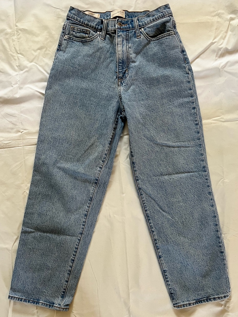 Universal Threads Vinage Straight Classic Light Wash Cotton Jeans size 2/26R